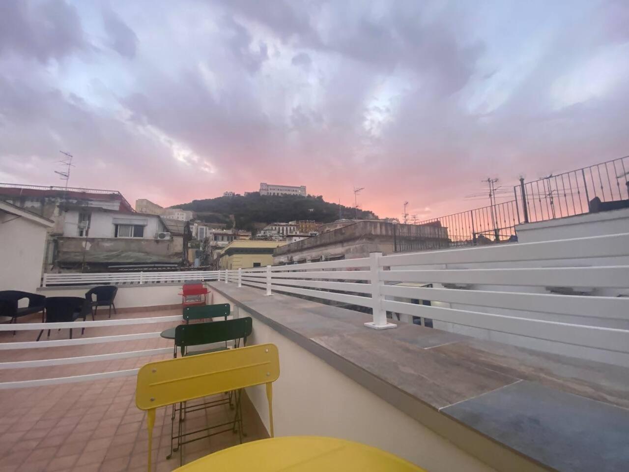 Terrazza Terzo Cardine Hotell Neapel Rum bild
